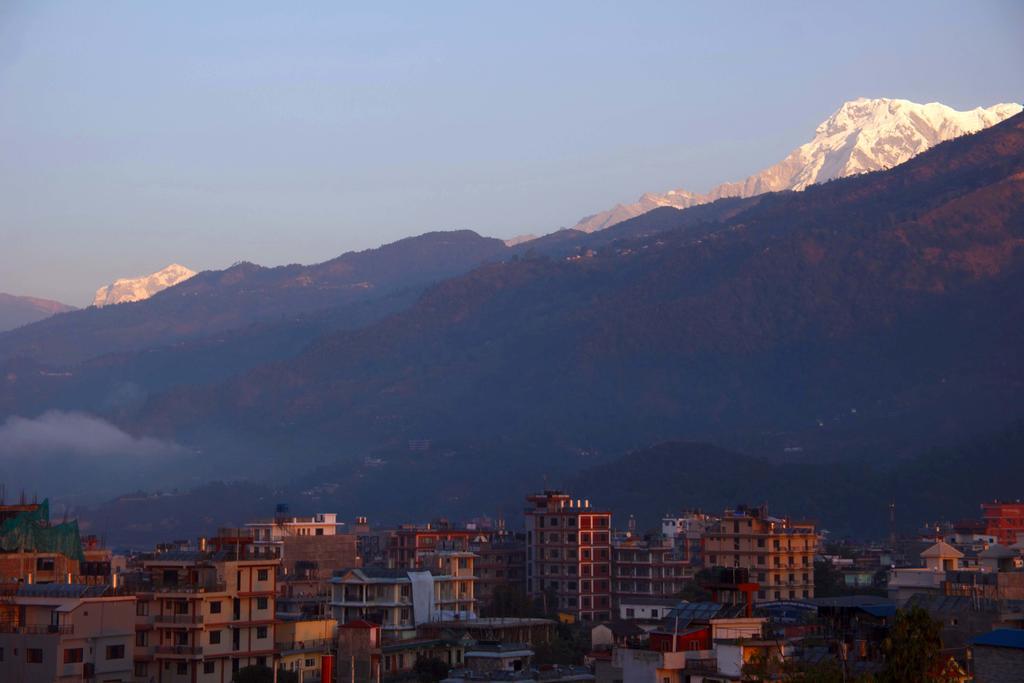 Hotel Tara Pokhara Esterno foto