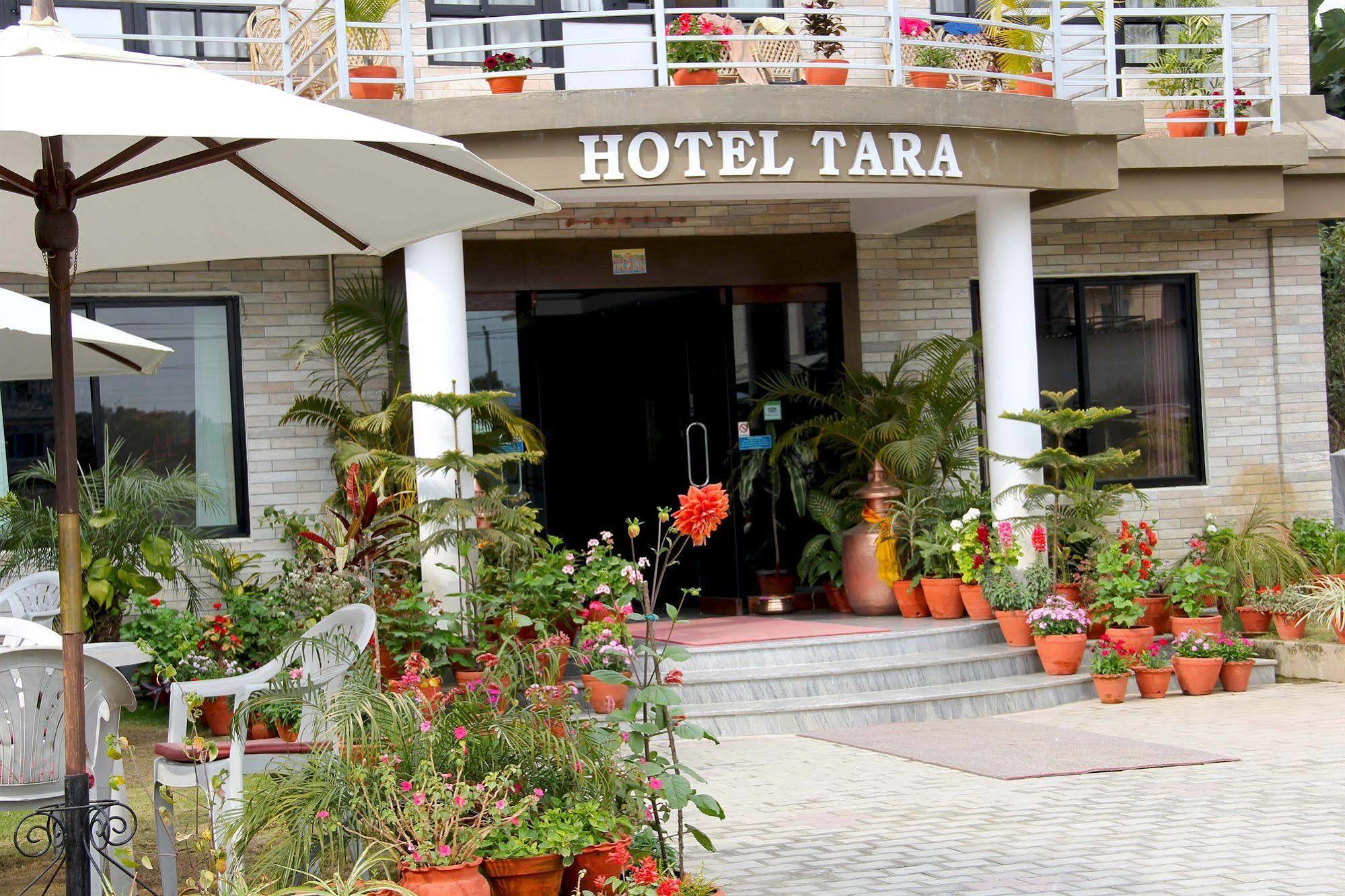 Hotel Tara Pokhara Esterno foto
