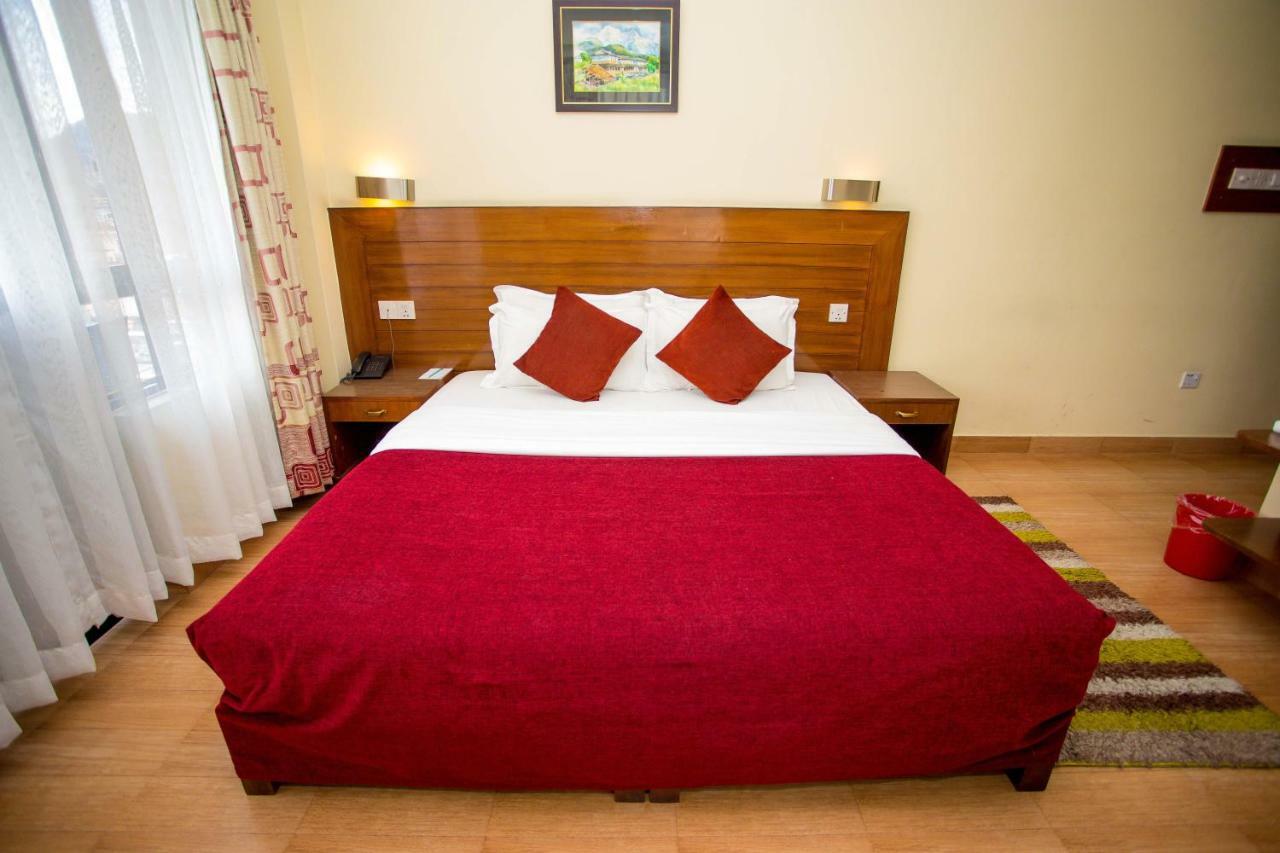 Hotel Tara Pokhara Esterno foto
