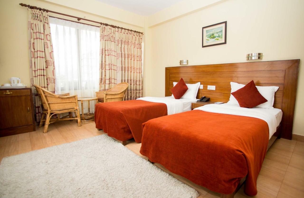 Hotel Tara Pokhara Esterno foto