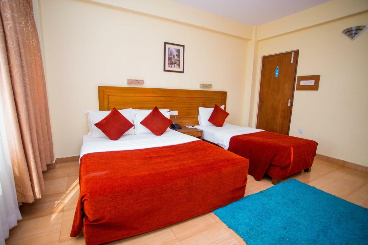 Hotel Tara Pokhara Esterno foto