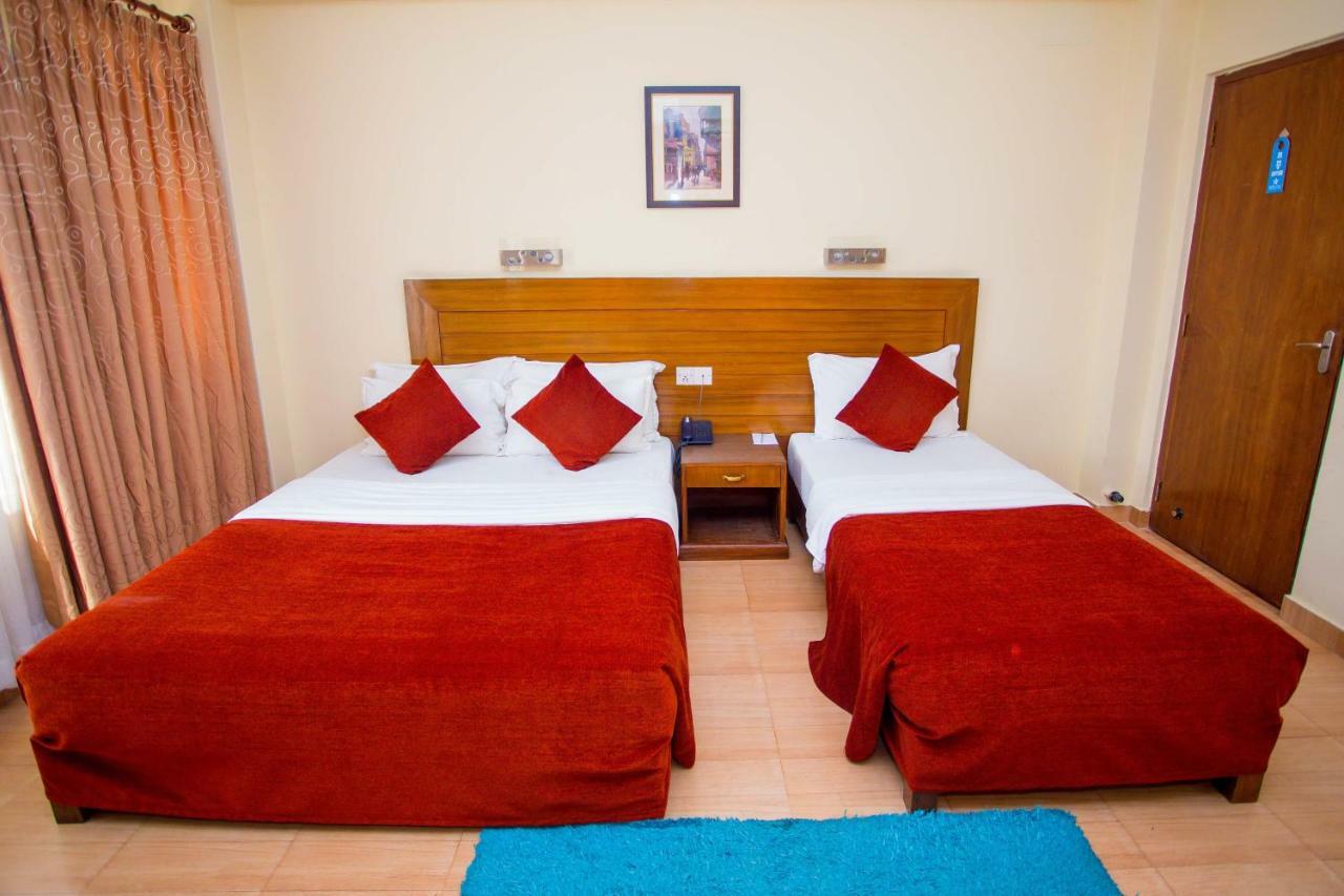 Hotel Tara Pokhara Esterno foto